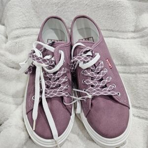 Levi's Stylish Women's Sneakers in Purple
